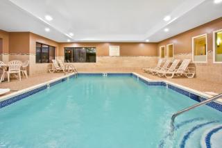 Holiday Inn Express & Suites Bradley Airport by IHG - 4