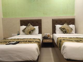 Hotel Golden Nest Popular Residency - 3