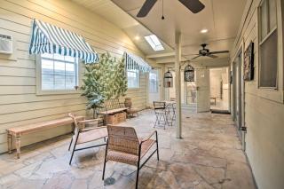 Quiet West Houston Home w/ Patio, Walk to Shops! - 9