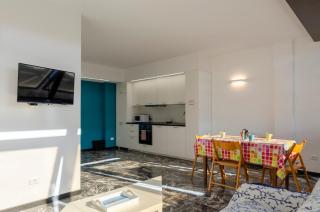 JOIVY Spacious Apt for 6, Near Train Station and Beach - Sestri Levante - 1