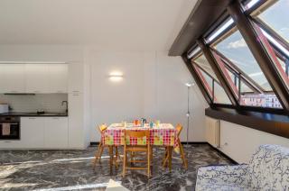JOIVY Spacious Apt for 6, Near Train Station and Beach - Sestri Levante - 2