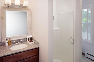 Inn at Harbor Hill Marina - 8