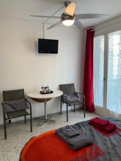 Agréable Studio, belle terrasse, Parking privé, 2 étoiles - Balaruc-les-Bains - 8