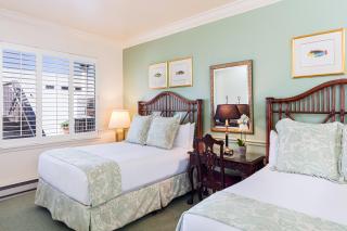 Tally Ho Inn - Carmel - 8