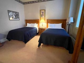 Celebrity Hotel - Deadwood - 5