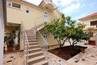Apartments by the sea Vinisce, Trogir - 10008 - Vinišće - 8
