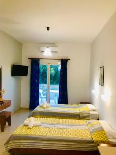 Room in Studio - Studio Banos Apartments and Swimming Pool - Roda - 2