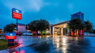 SureStay Plus by Best Western San Antonio Airport - 3