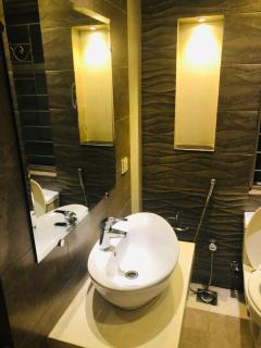 Royal Three Bed Villa Full House Dha 6 Lahore - Lahore - 6
