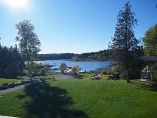 Mowat Landing Cottages - 0