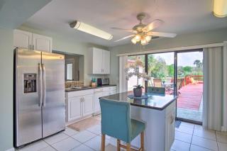 Cozy Melbourne Home with Deck and Pool 5 Mi to Beach! - Melbourne - 3