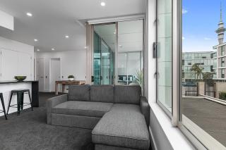 QV Upscale Modern Viaduct Apt with Parking - 965 - Auckland - 7