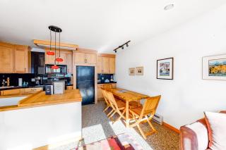 Delightful International Village Getaway - Ketchum - 7