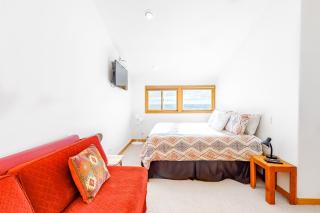Delightful International Village Getaway - Ketchum - 2