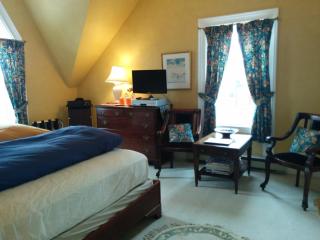 Fairmont House Bed & Breakfast - 1