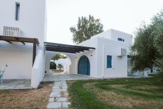 Far Out Village Hotel - Mylopotas - 6