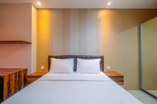Fully Furnished Apartment with Comfortable Design 1BR Woodland Park Residence By Travelio - 9