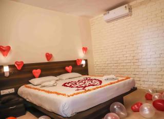 Hotel on the Rocks - Mahabaleshwar - 1