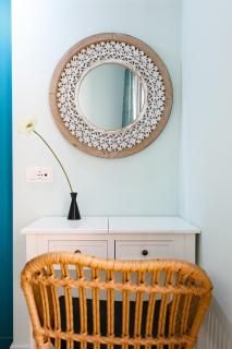 Cozy Downtown Apartment - 2