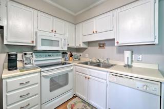 Condo with Balcony and Pool Walk to 2 Beach Accesses! - Carolina Beach - 1