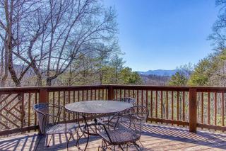 Livin' Lodge, Hot Tub, WIFI, 560 FREE tickets each paid day, Pool Table, WIFI! - 7