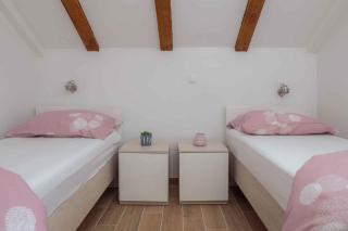 Holiday home in Dvornica 38193 - Ražanj - 4