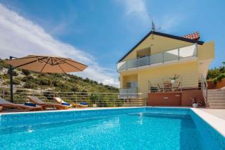 Holiday home in Dvornica 38193 - Ražanj - 0