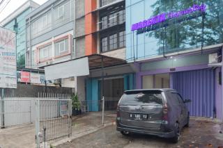 RedDoorz near Trans Studio Bandung 3 - Bandung - 4