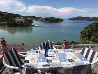 Apartment in Supetarska Draga 17854 - 0