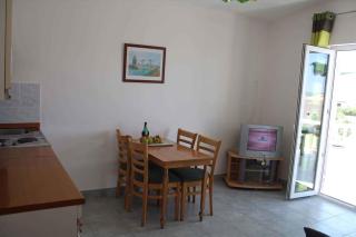 Apartment Povljana 3 - 5