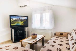 Apartment Pula 2 - Veli Vrh - 5
