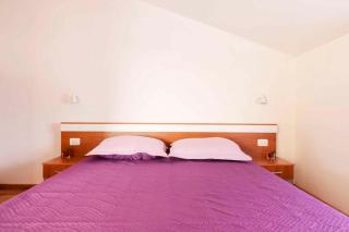 Apartment Pula 2 - Veli Vrh - 3