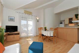 Apartments Divna - Betina - 7