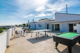 Top Renovated Villa with Sea-Views and Pool - 4