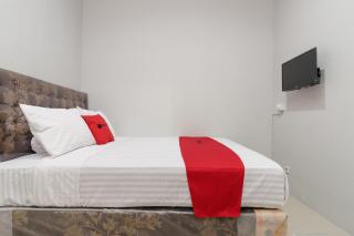 RedDoorz @ Jalan Demang Lebar Raya Palembang - 5