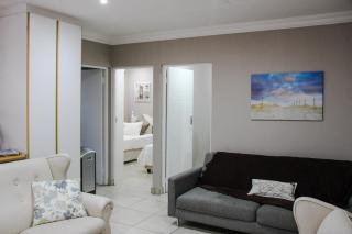 Tranquility Self Catering Apartment - Mossel Bay - 3