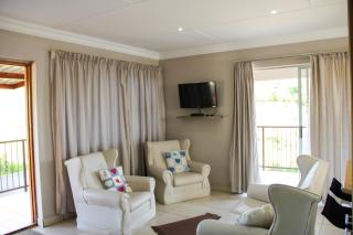 Tranquility Self Catering Apartment - Mossel Bay - 2