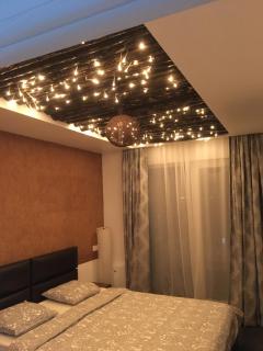 Sunny Deluxe Apartment Cosmopolis - Ştefăneştii de Jos - 4