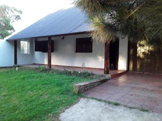 Estilo Campo Casa de 3 ambientes cochera interna - Mar del Plata - 0