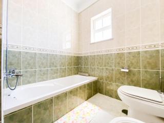 Retreat with Terrace and View in Espiche #1887 - Espiche - 3