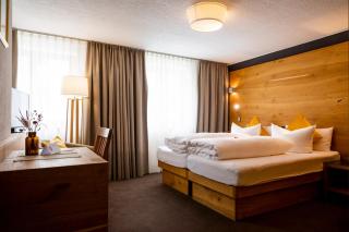Hotel Montfort - Sankt Anton am Arlberg - 0