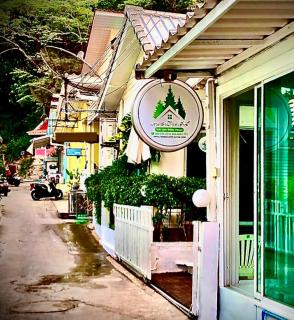 Koh Larn White House - 8