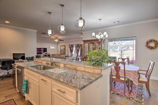 Modern OKC Retreat Half-Mile to Plaza District! - Oklahoma City - 1