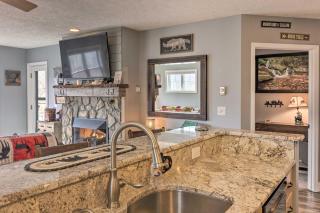 Updated Seven Devils Condo with Deck and Mountain View - Seven Devils - 1