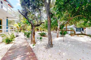 Condo #24 @ Beachside Villas - 8