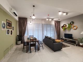 POOLVIEW Geniehome 3BR Free100mbps and Carpark at Utropolis Shah Alam - Shah Alam - 0