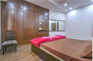 Ideal 3bhk apartment!Downtown - New Delhi - 5