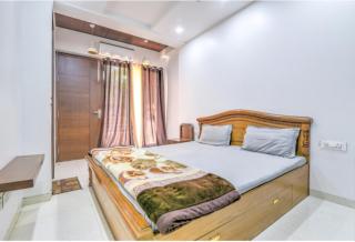 Ideal 3bhk apartment!Downtown - New Delhi - 6