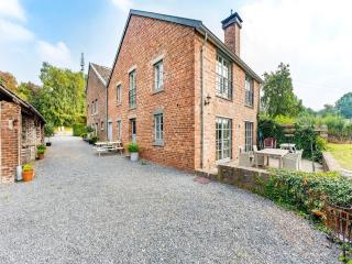 Holiday Home in Voeren near Nature Park - Berg - 0