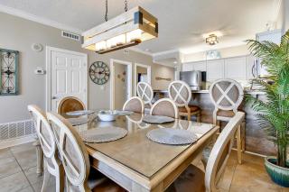 Twin Palms Resort #404 by Book That Condo - 3